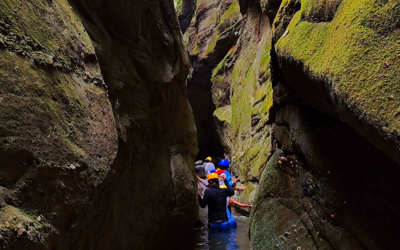 Yelbong River Canyon Trek